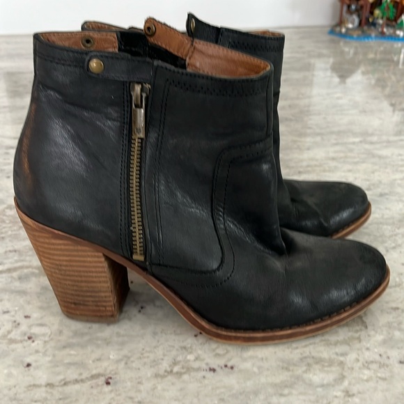 Lucy Brand Leather Booties, black, size 9 - Picture 3 of 6